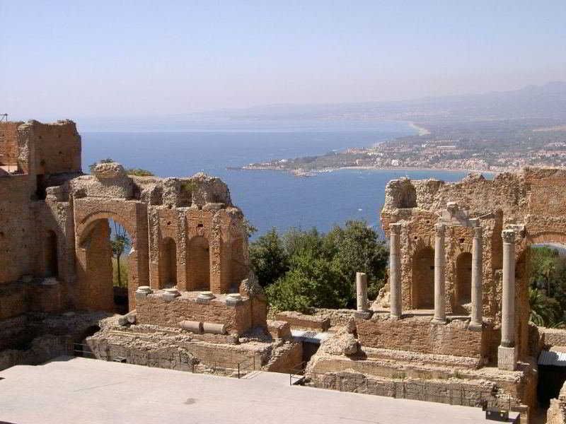 BAIA DI NAXOS