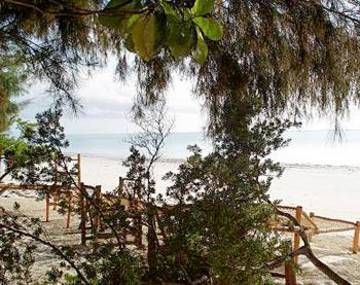 TWISTED PALMS LODGE & RESTAURANT