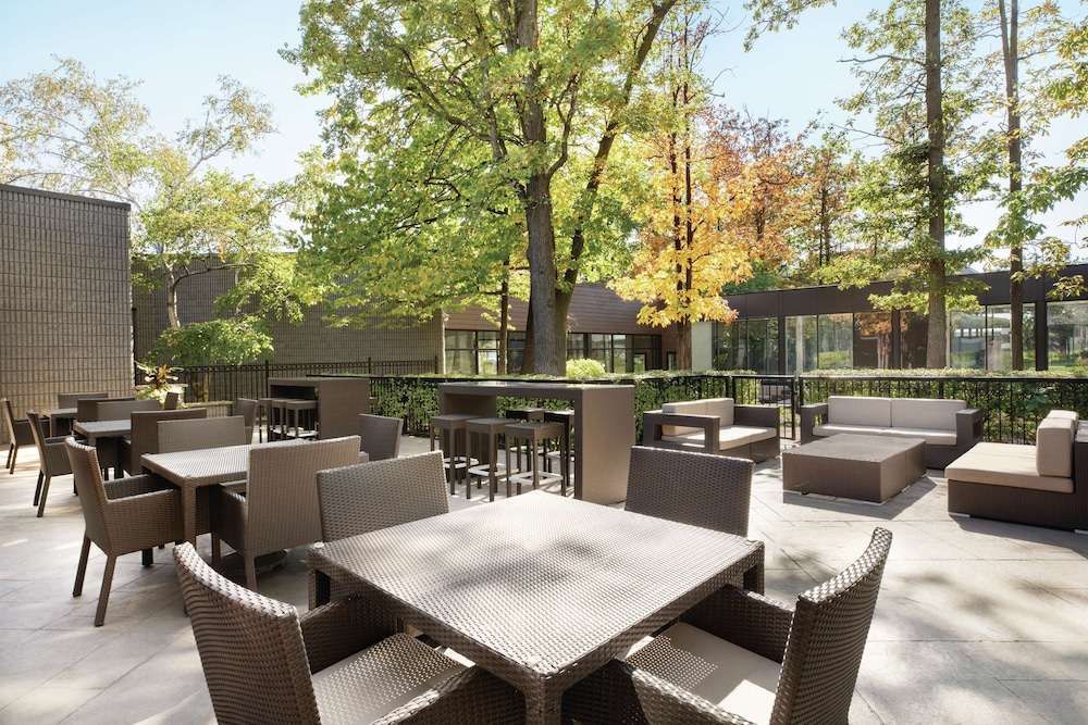 DOUBLETREE BY HILTON HOTEL TORONTO AIRPORT WEST