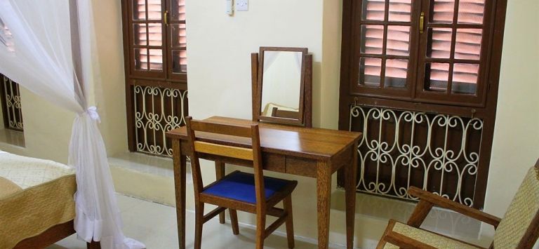 THE ROSAL STONETOWN HOTEL