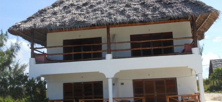 MBUYUNI BEACH VILLAGE - BUNGALOWS