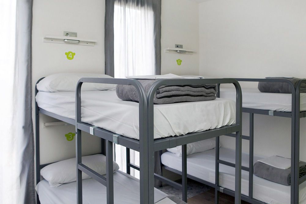 MEETING POINT HOSTELS