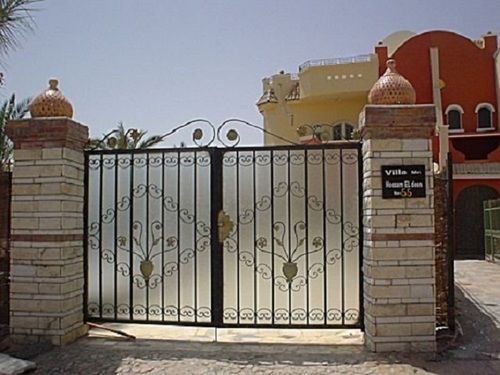 APARTMENT 55 WITH PRIVATE SWIMMING-POOL