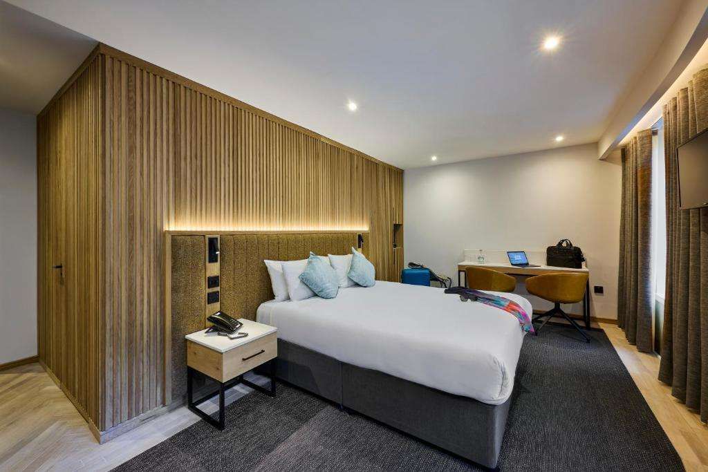 HANDEL'S HOTEL