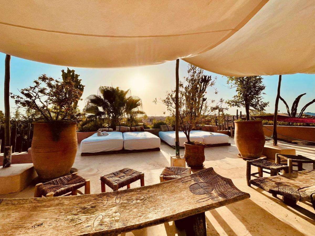 RIAD 144