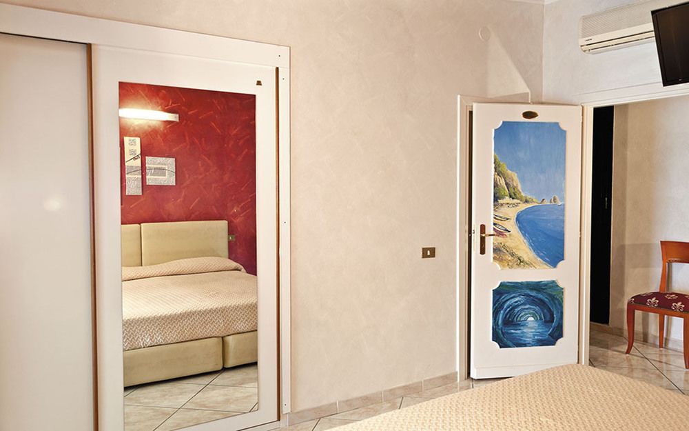 LEONARDO'S B&B