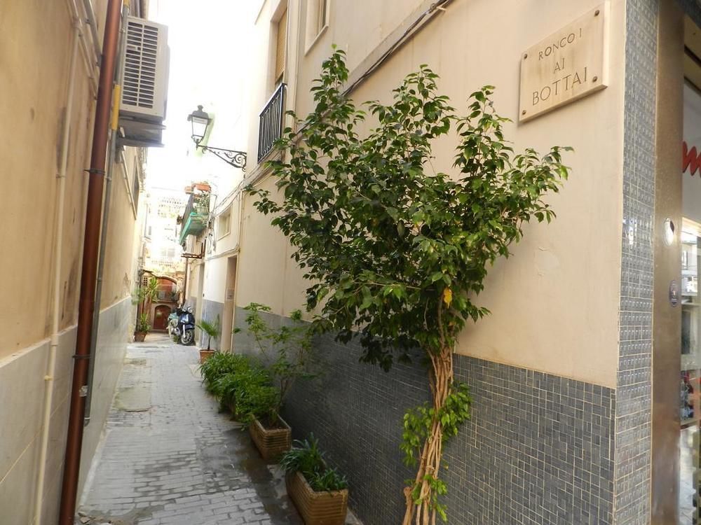 CAMERE CAVOUR