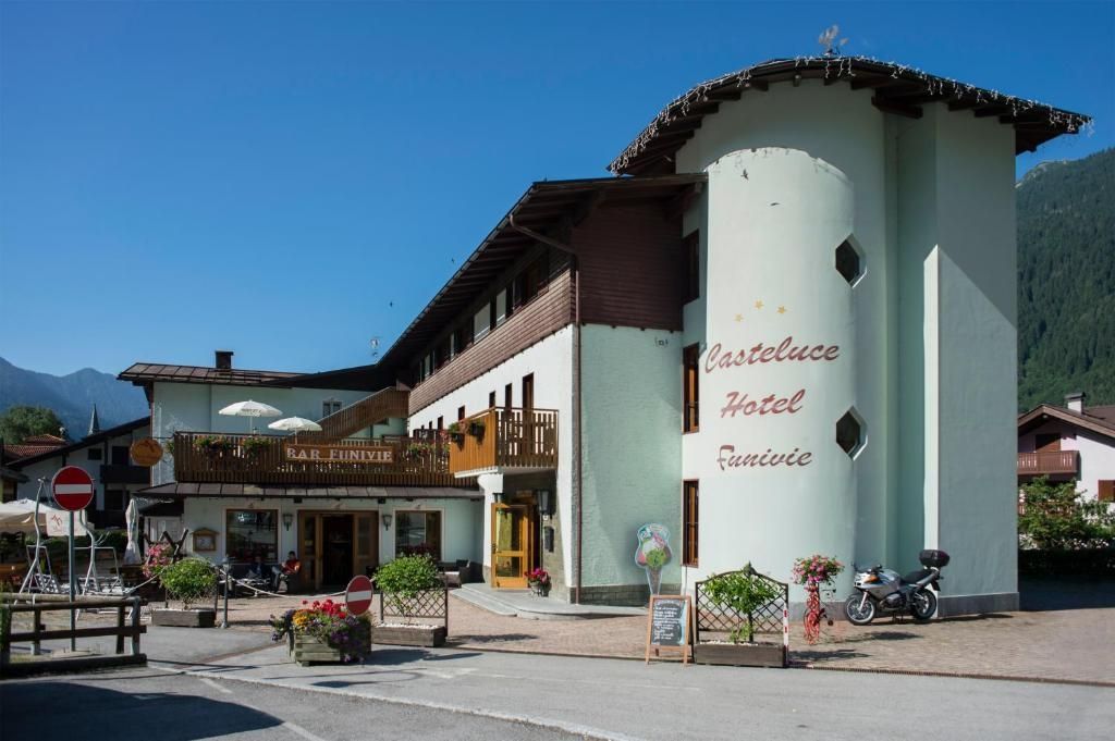 CASTELUCE HOTEL FUNIVIE