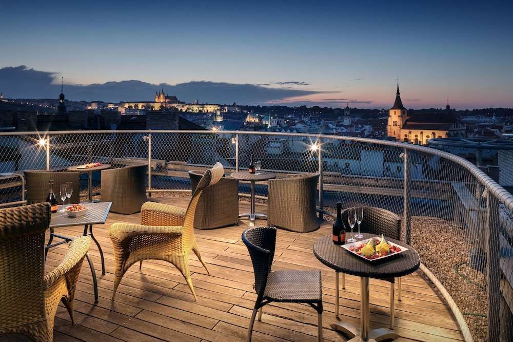 DESIGN METROPOL HOTEL