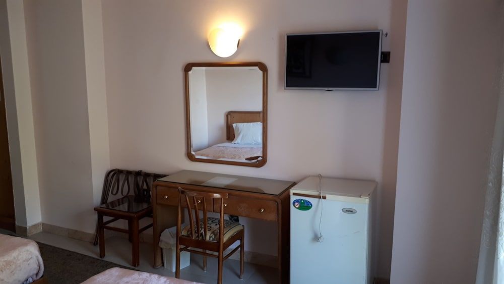 NEW POLA HOTEL
