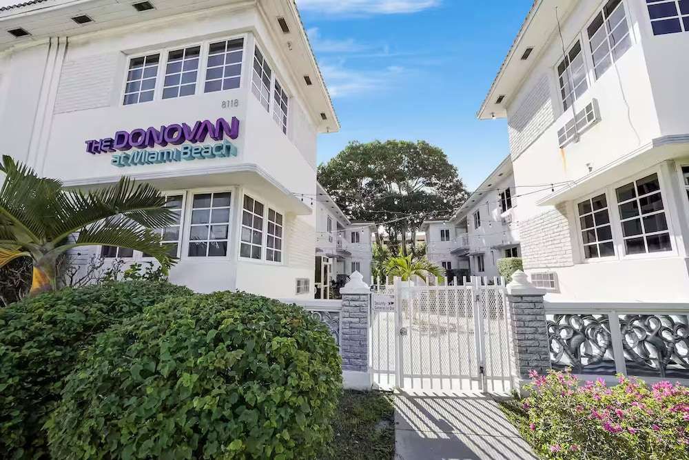 VILLA HARDING HOTEL & SUITES