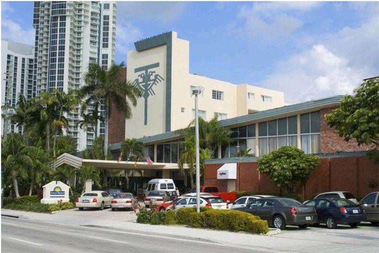DAYS HOTEL THUNDERBIRD BEACH RESORT