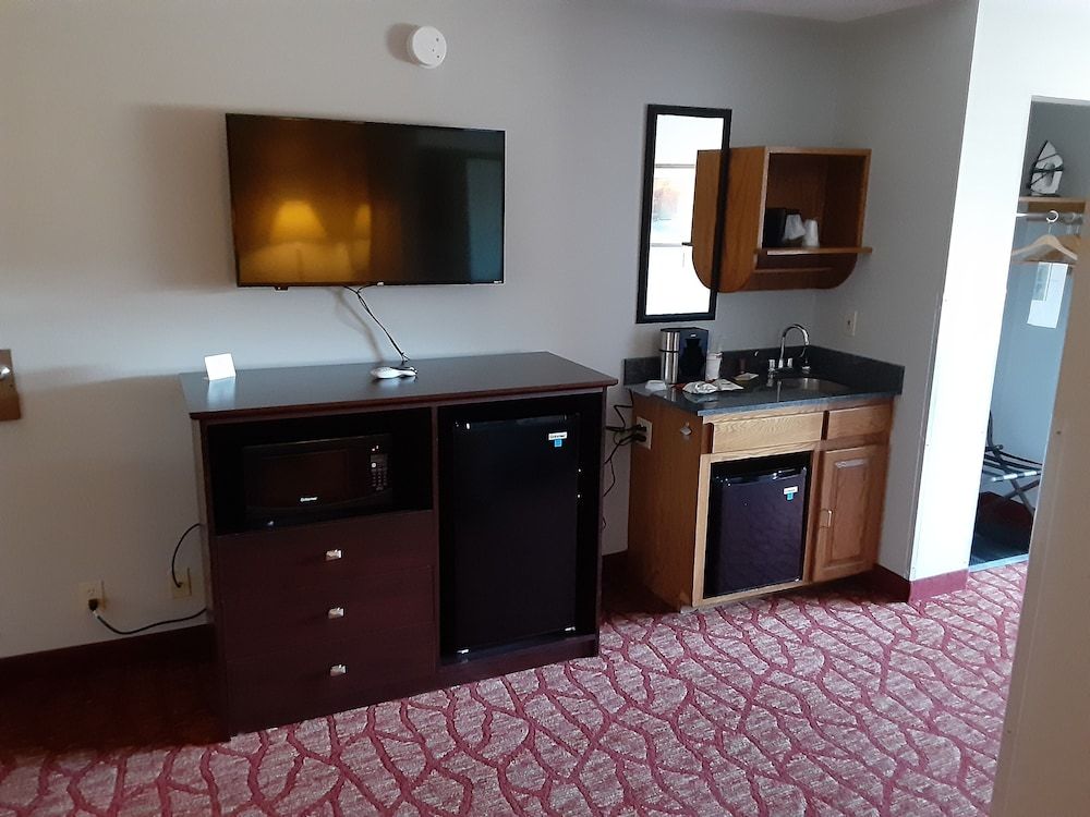 BOARDERS INN & SUITES BY COBBLESTONE HOTELS - SUPERIOR/DULUTH