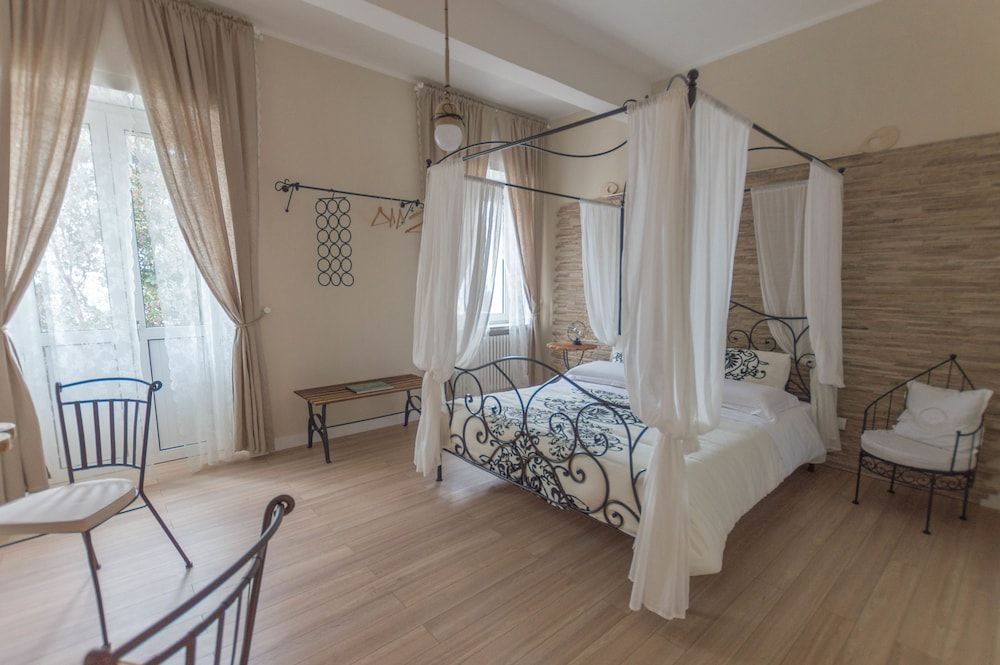 LEUCOS B&B