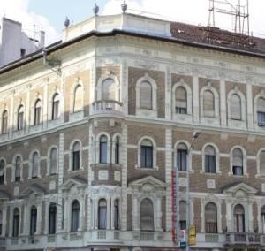 CENTROOMS HOUSE