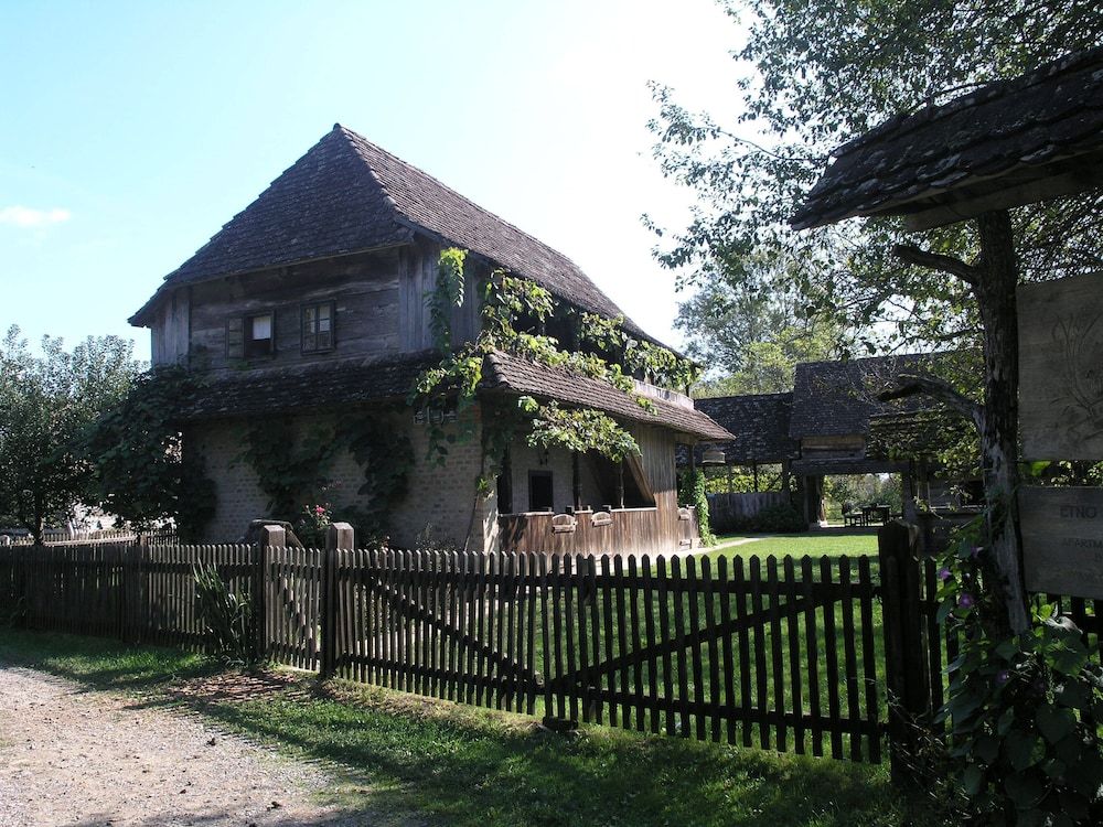 Ethno Village Stara Lonja