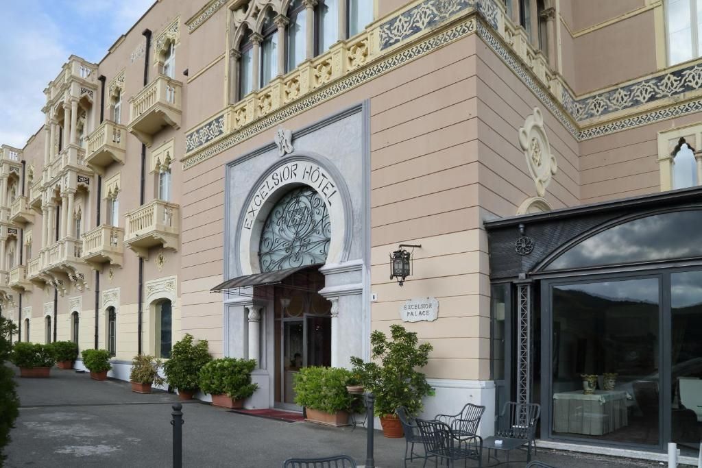 EXCELSIOR PALACE