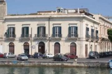 L'APPRODO DELLE SIRENE B&B