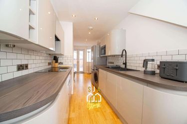 Affleck Retreat 3 -  Sja Stays - Modern 1 Bed Apartment Aberdeen: Photo 