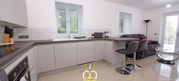 Affleck Retreat 4 -  Sja Stays - Modern 1 Bed Apartment Aberdeen: Photo 