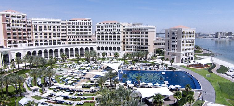 Hotel The Ritz Carlton Abu Dhabi, Grand Canal:  ABU DHABI