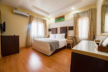 Alphaplus Apartments Abuja: Photo 