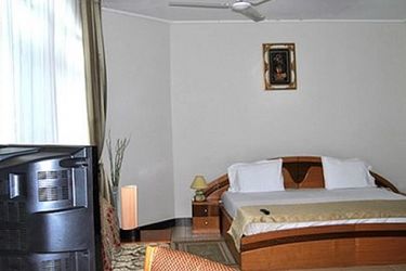 Hotel Acacia Lodge, North Legon (Haatso):  ACCRA