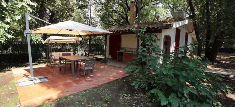 CHALET IN THE WOODS NESTLED IN THE OAK FOREST IN MONTEROSSO ETNEO 0 Stelle