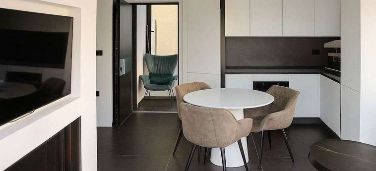 Hotel White And Black Cozy Suite In Aegina Aegina: Foto 