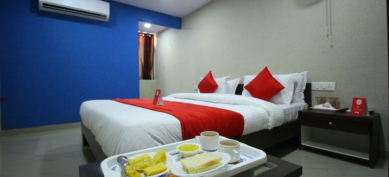 Oyo 8692 Hotel Vibrant Regency:  AHMEDABAD