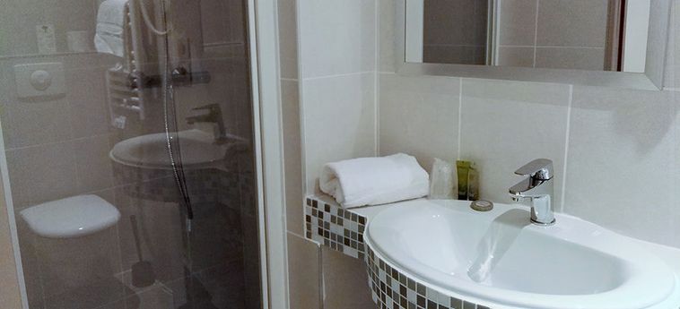 Hotel De La Couronne Aix Les Bains: Foto 