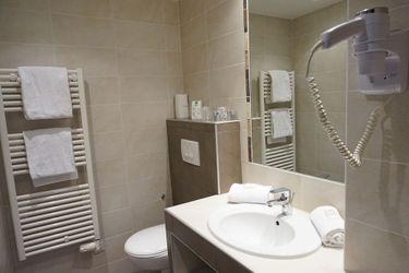 Hotel De La Couronne Aix Les Bains: Photo 