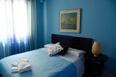 Hotel Appartamenti Piazza Savona:  ALBA LANGHE - CUNEO