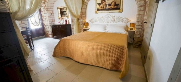 Hotel Tipico Resort In Trulli:  ALBEROBELLO - BARI
