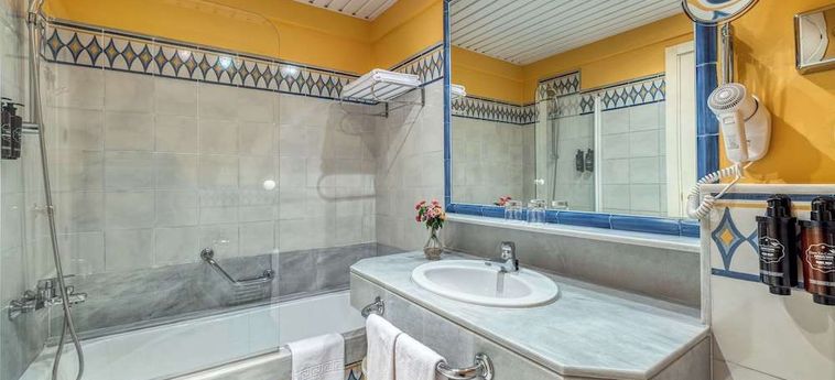 Hotel Azz Guadacorte Campo De Gibraltar Algeciras - Costa Del Sol: Photo 