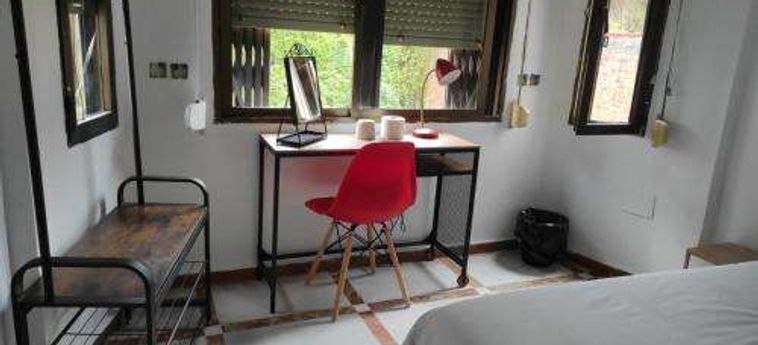 Hotel Convenient Rooms - Ferry, Train &Amp; Bus Station - Algesiras - Costa Del Sol : Photo 