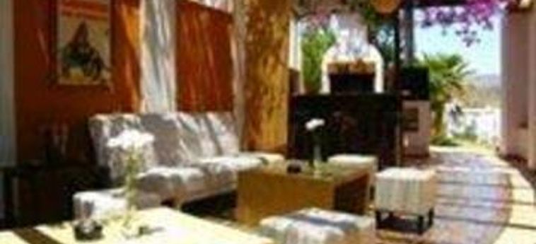 Hotel Hostal El Dorado:  ALMERIA