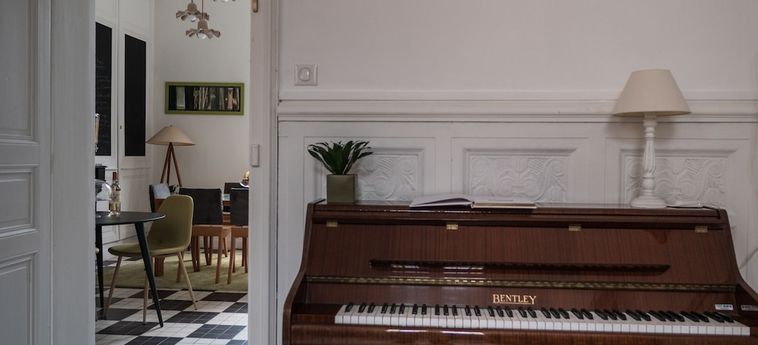 Hotel Une Maison En Ville Chambres D'hôtes Amiens: Foto 