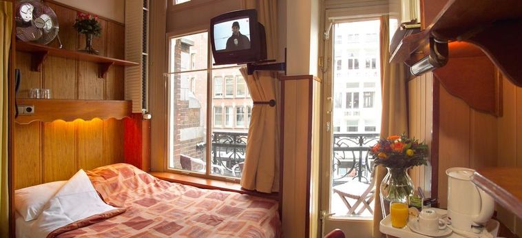 Hotel Nadia:  AMSTERDAM