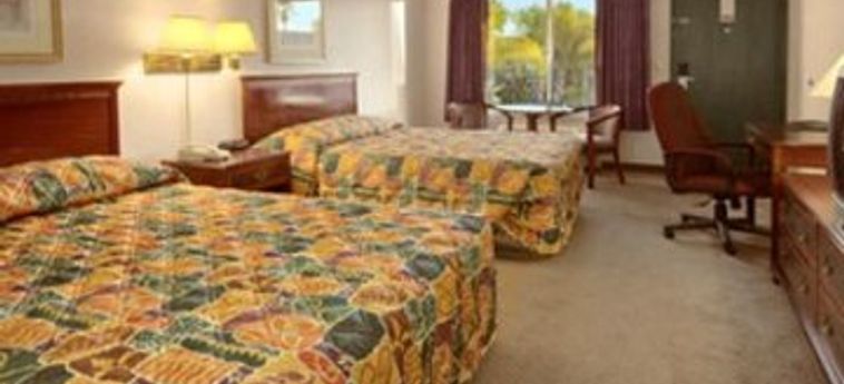 Hotel Days Inn & Suites Anaheim At Disneyland Park:  ANAHEIM (CA)