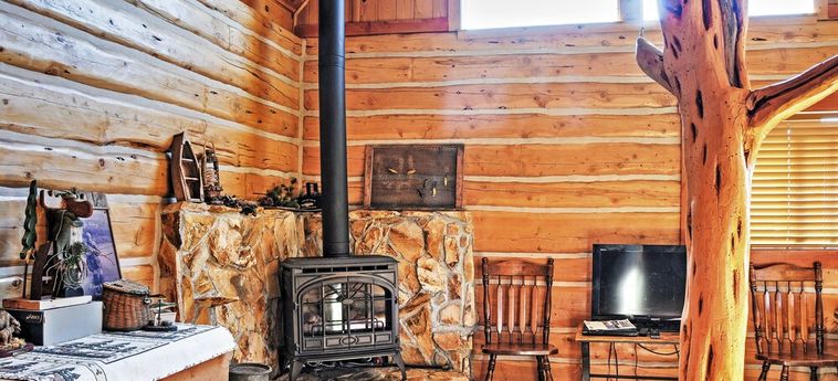 REMOTE ANTIMONY LOG CABIN W/ GREEN MEADOW VIEWS! 3 Stelle