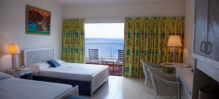 Hotel Grand View Beach:  ARNOS VALE