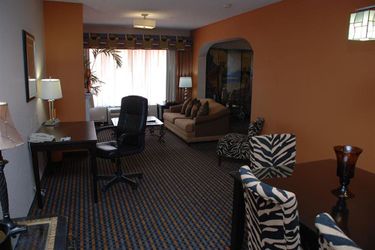 Hotel Holiday Inn Express & Suites:  ASHEBORO (NC)