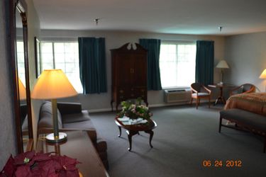 Hotel Surrey Inn :  ASHLAND (OH)
