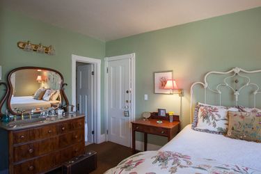 Mccall House Bed And Breakfast:  ASHLAND (OR)