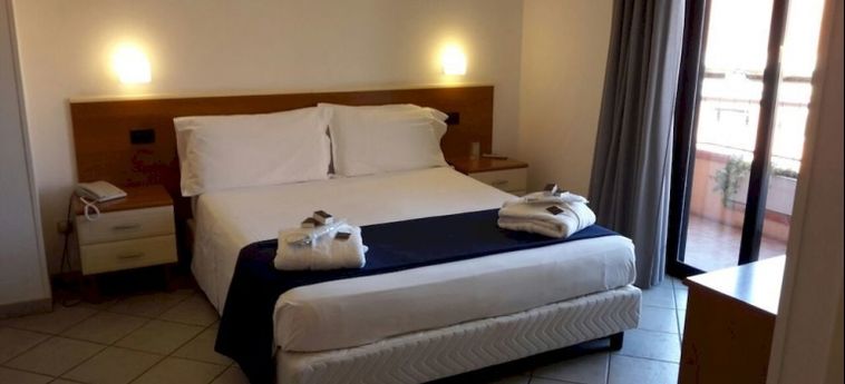 Fly Hotel Cagliari:  ASSEMINI - CAGLIARI