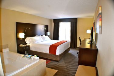 Hotel Holiday Inn Express & Suites Waterford:  AUBURN HILLS (MI)