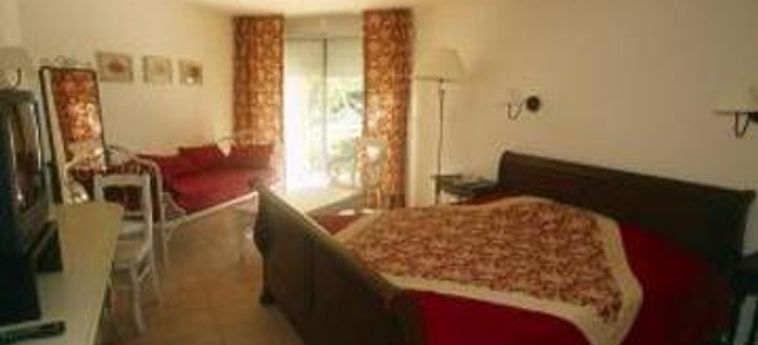 Hotel Golden Tulip Avignon Le Paradou:  AVIGNON