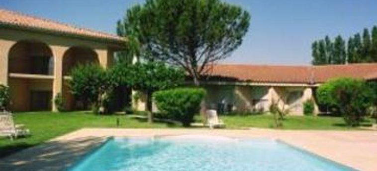 Hotel Golden Tulip Avignon Le Paradou:  AVIGNON