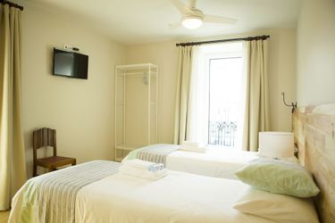 The Holy Cow - Hostel &Amp; Suites Azores: Photo 